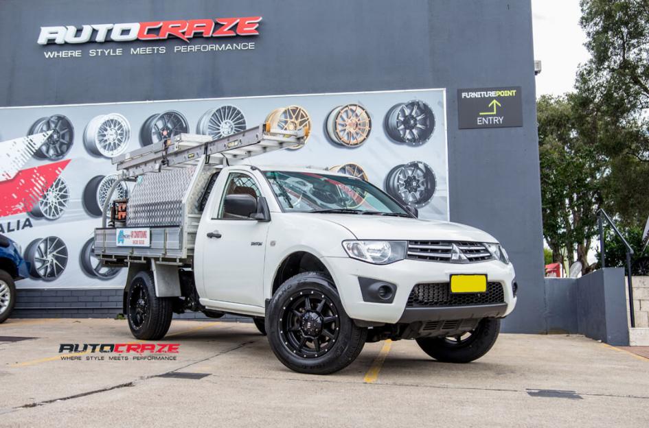MITSUBISHI TRITON T14 SATIN BLACK